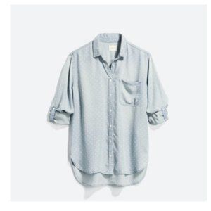 ID: 23 Dania One Pocket Chambray Top, M, light blue, roll sleeves, super soft!